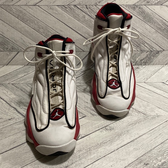 JORDAN PRO STRONG GS CHICAGO SIZE 7Y COLOR WHITE & RED GREAT CONDITION ✨ - Picture 2 of 8